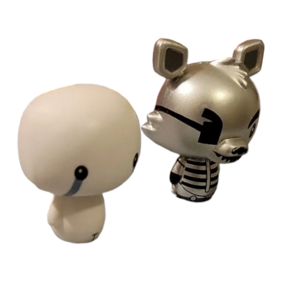 Five Nights at Freddy's Silver Foxy and Crying Child (2) New Figures Open Packs - Picture 4 of 4